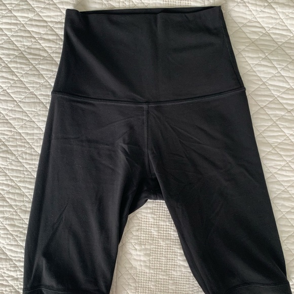 SOLD LOCALLY // Lululemon Align bike shorts - Picture 4 of 5